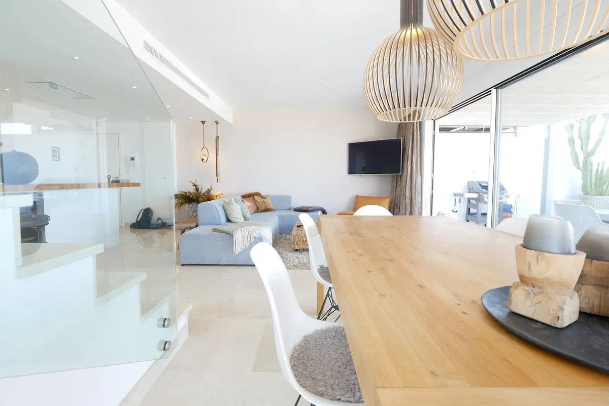 90f010fa-e379-4e01-8442-a551bbd51284