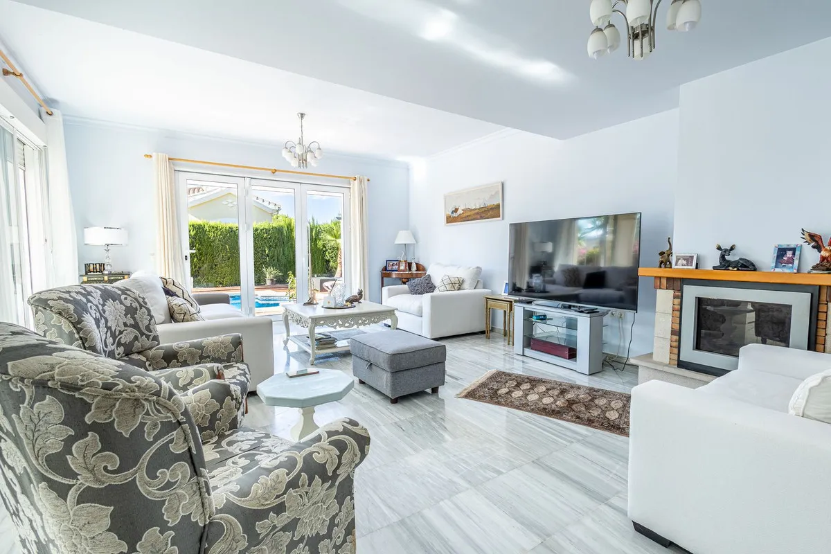 a08d596e-2e44-4cfc-b23d-dadb1edce020