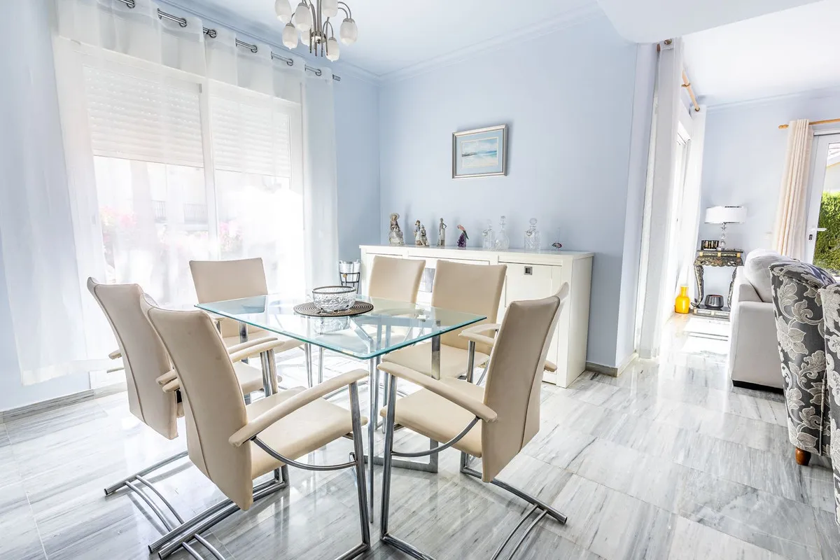 abbd0c82-317e-4ad1-a3f8-d61e9945e45a