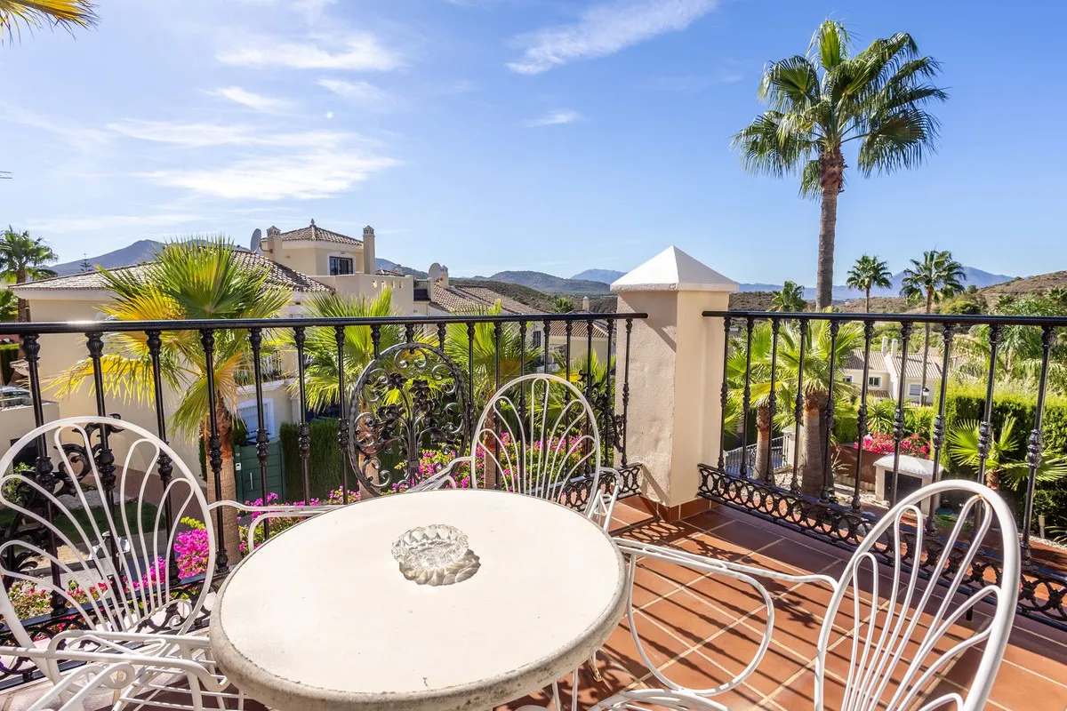 f2a168b7-aac1-4ff3-af21-e1dc3ce3df44