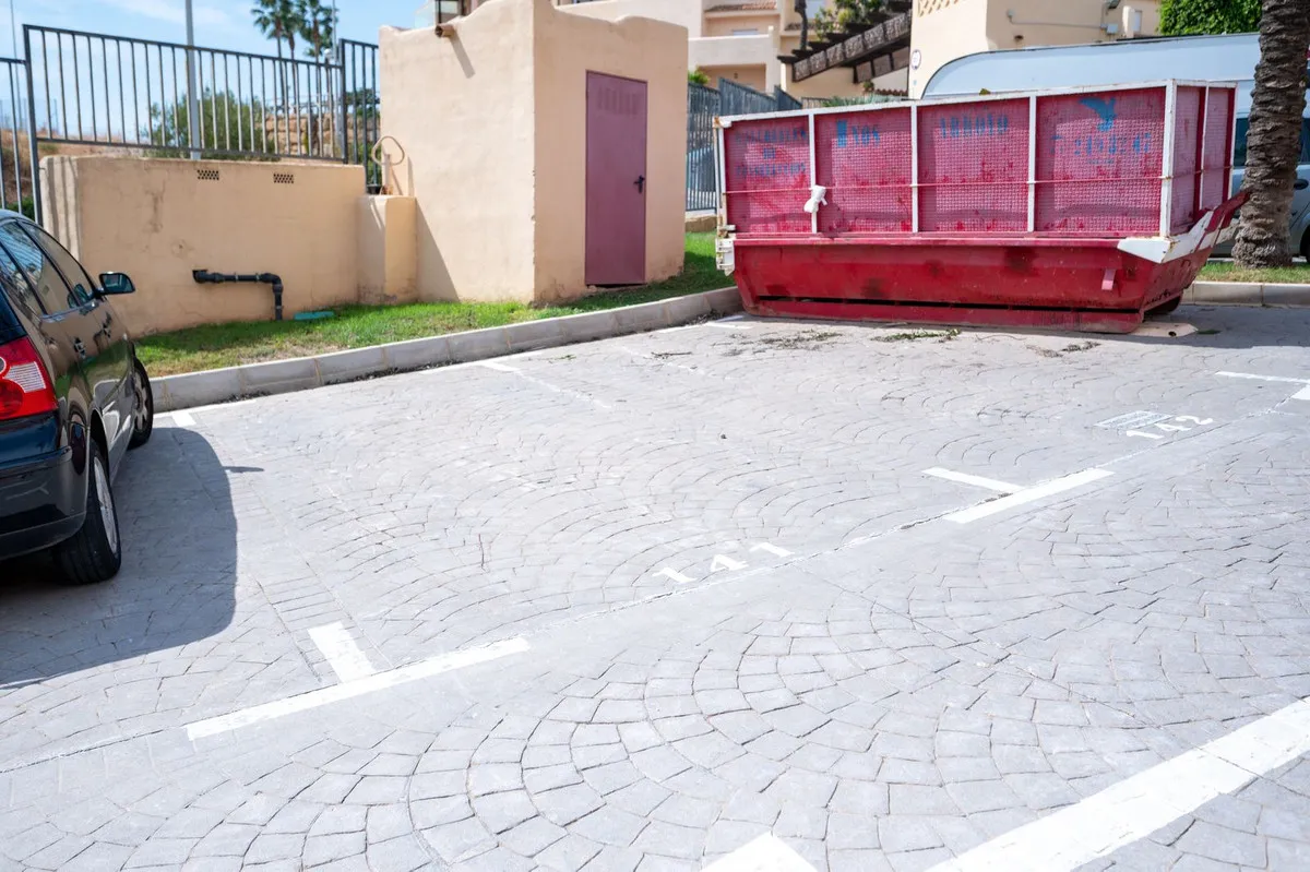 a2554682-7ecd-4c90-9193-3fc0ad653272