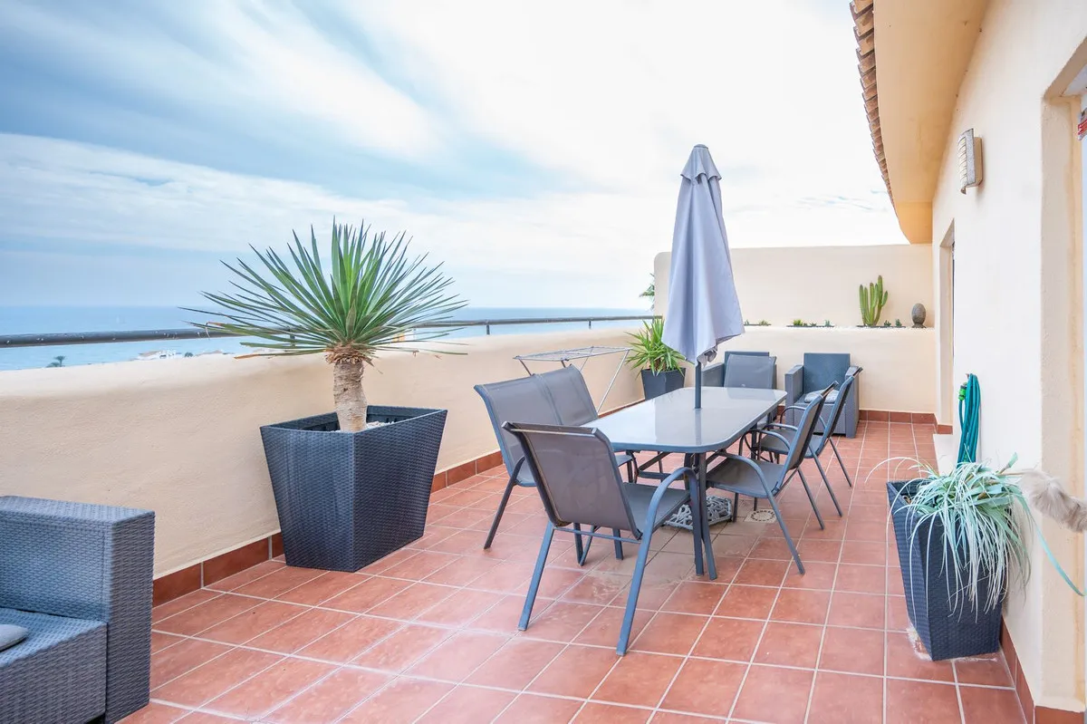 f9d6dc4e-aa64-4c24-9b9d-8b104eed83ab