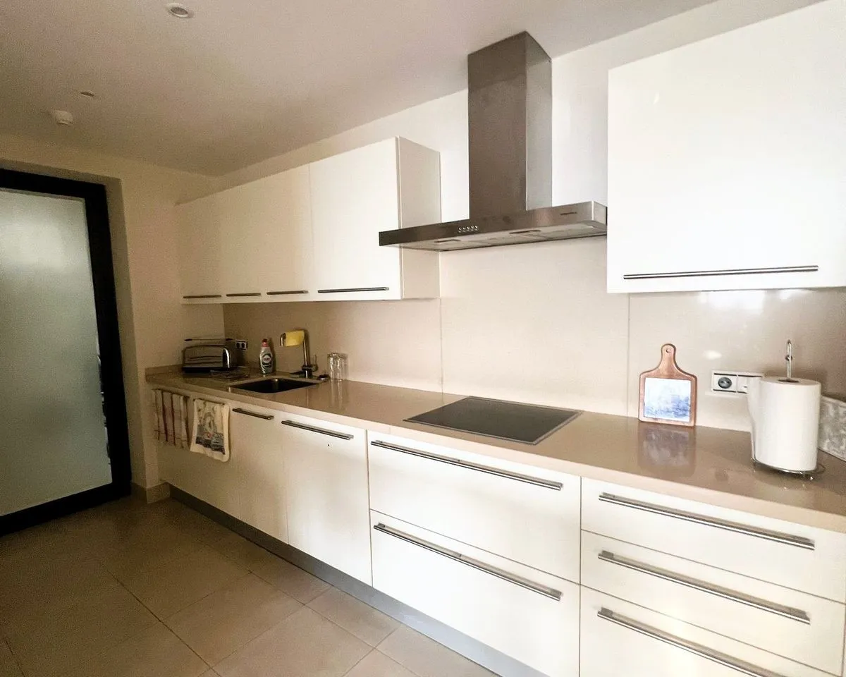 e2b5d5a0-ab37-41fb-ab4a-2eda4d3f6a47