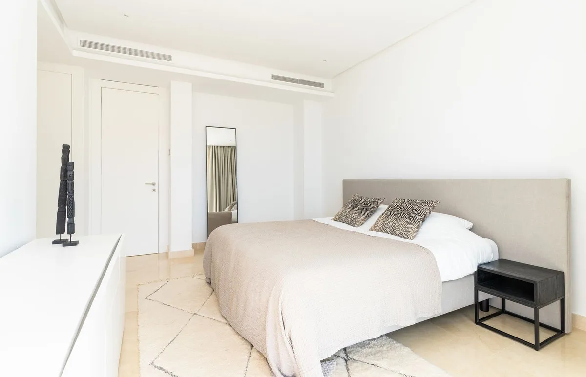 56773284-d563-4655-8310-ac1ef235baff