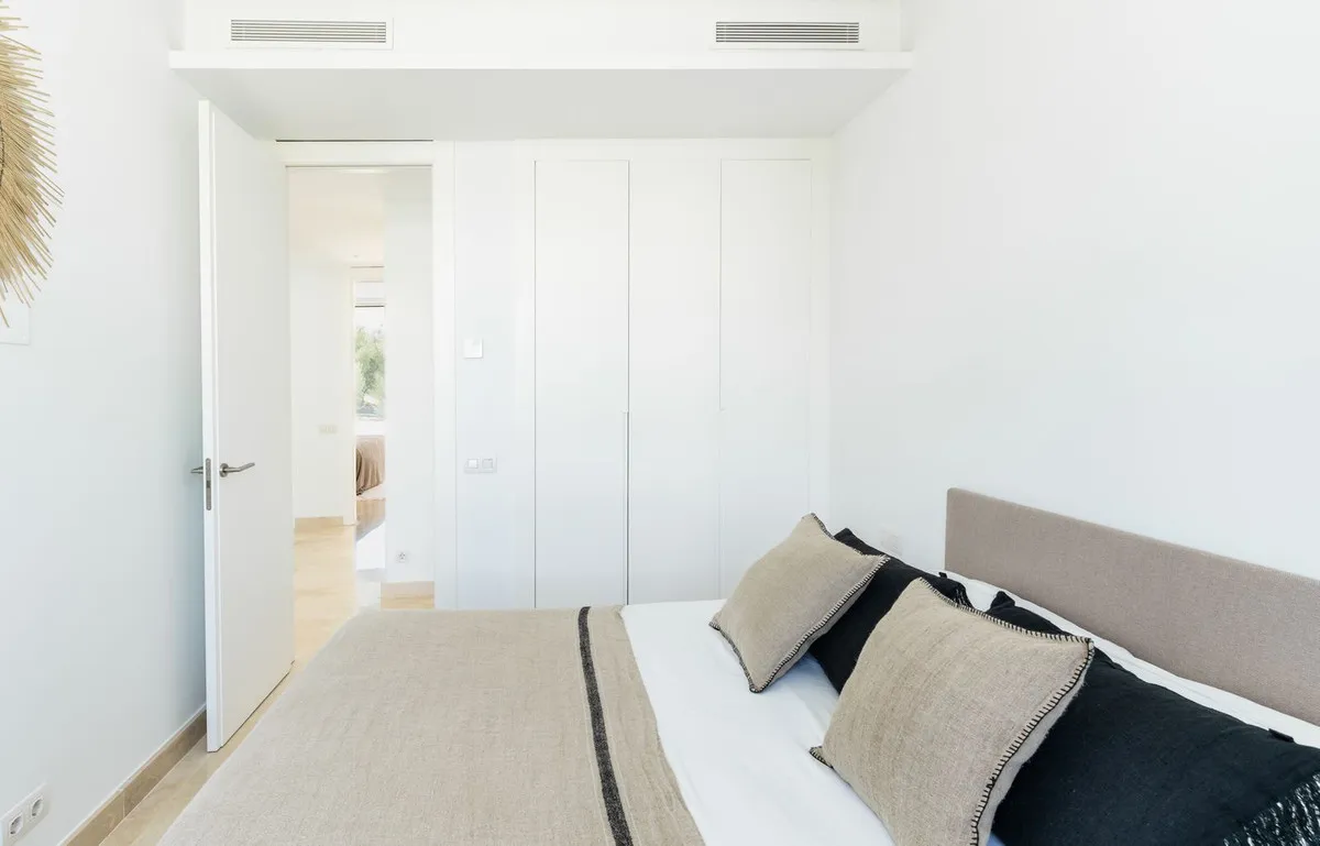 bc04e3d6-bb2f-4fe0-b694-1d028f302ff2