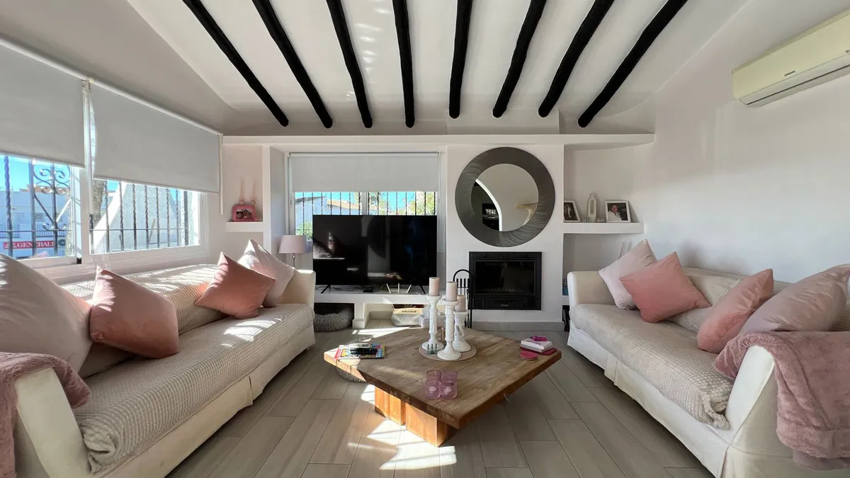 9d98a20e-e175-4551-8372-b847bba769d5