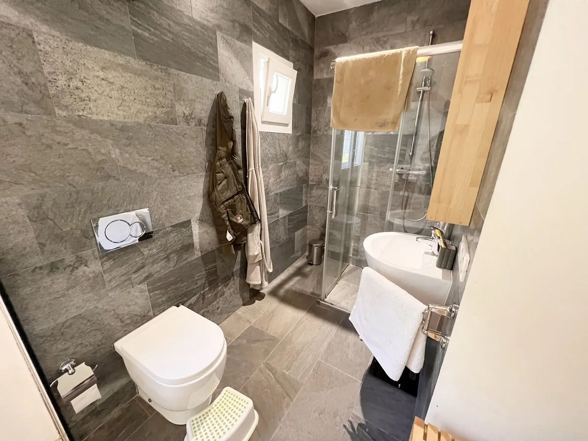 4b9c38eb-7485-40a3-a67e-c878d94c7085