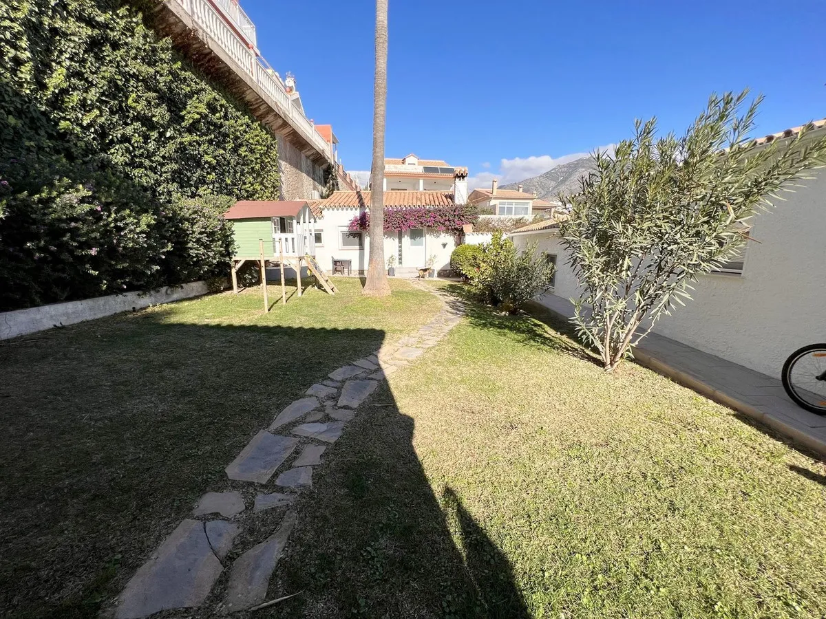 9390ba58-2952-41b3-96bc-8403836d451d