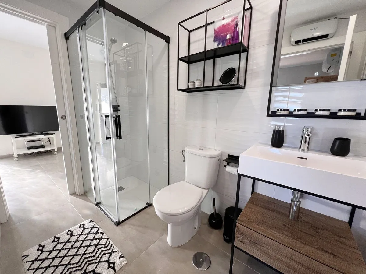 badae021-0f93-4efa-a392-6d2cb623981c