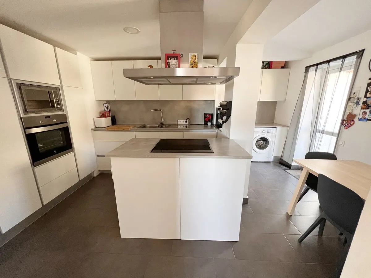 c4a5831b-bb3e-4ead-a6f1-25895634b980