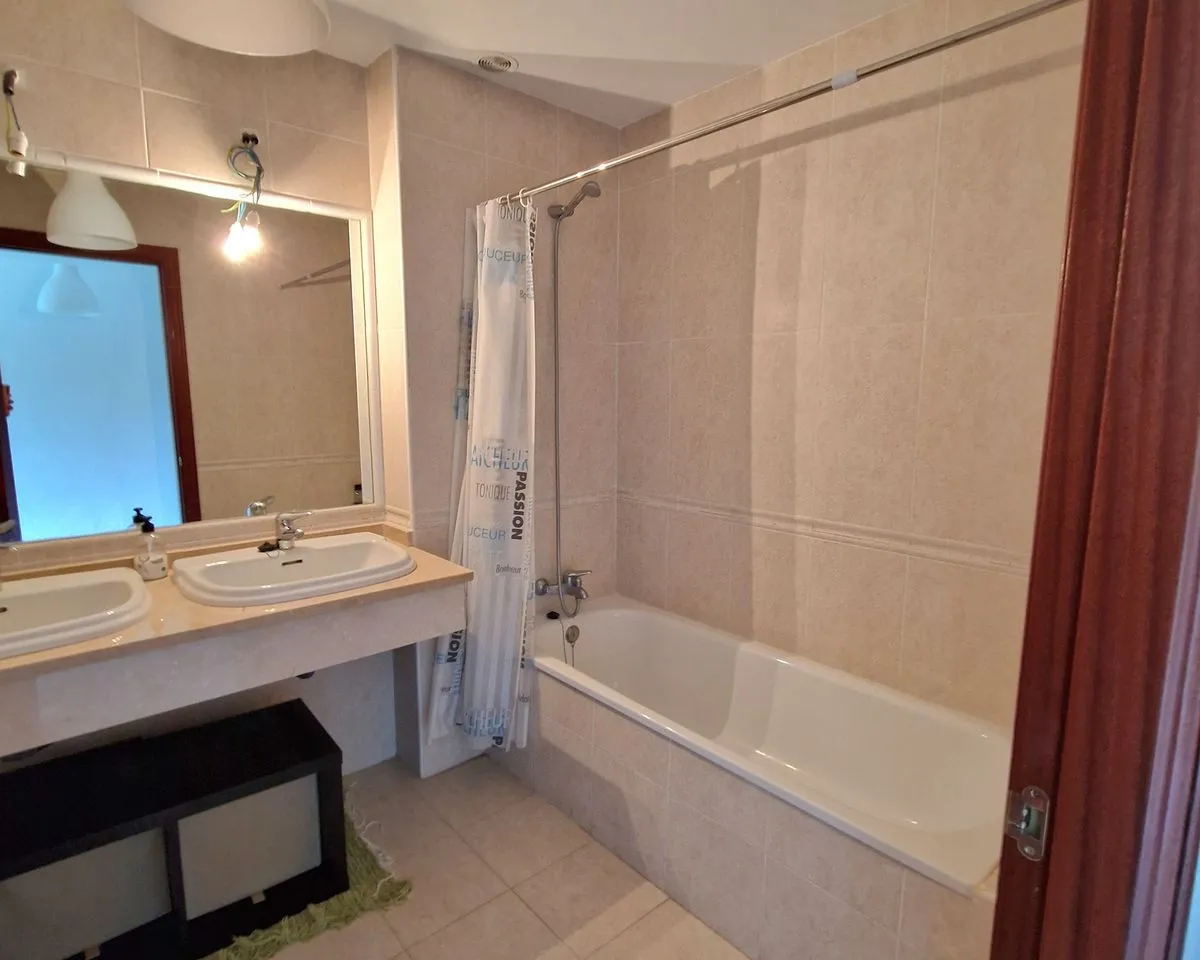 17de9c9a-1925-48e9-b0d8-80419b84a21e