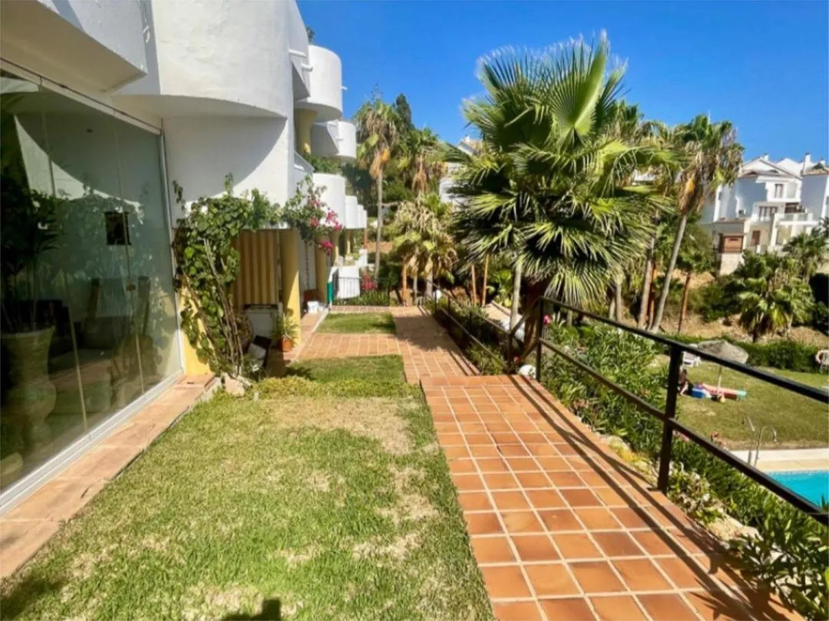 8b2784e5-12e3-46d8-be7f-b6a2c35916e0