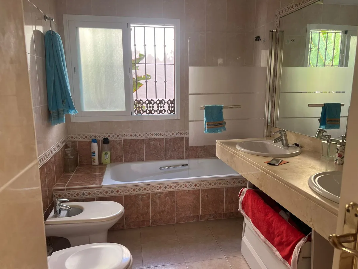 00adc3c3-1c5d-49db-a1e0-8064b074f4e7