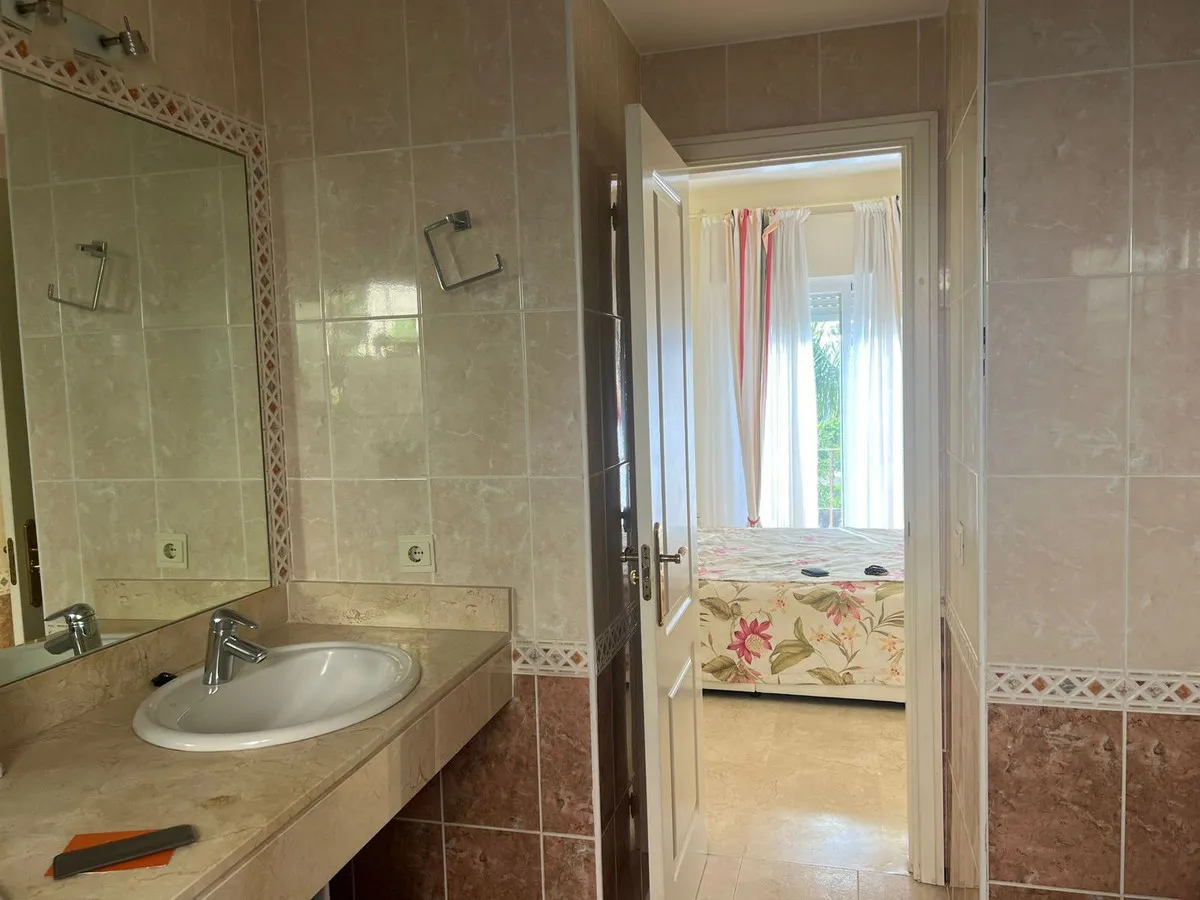 d9ac93a1-f38e-458c-b8f5-8fc4d9b0d429