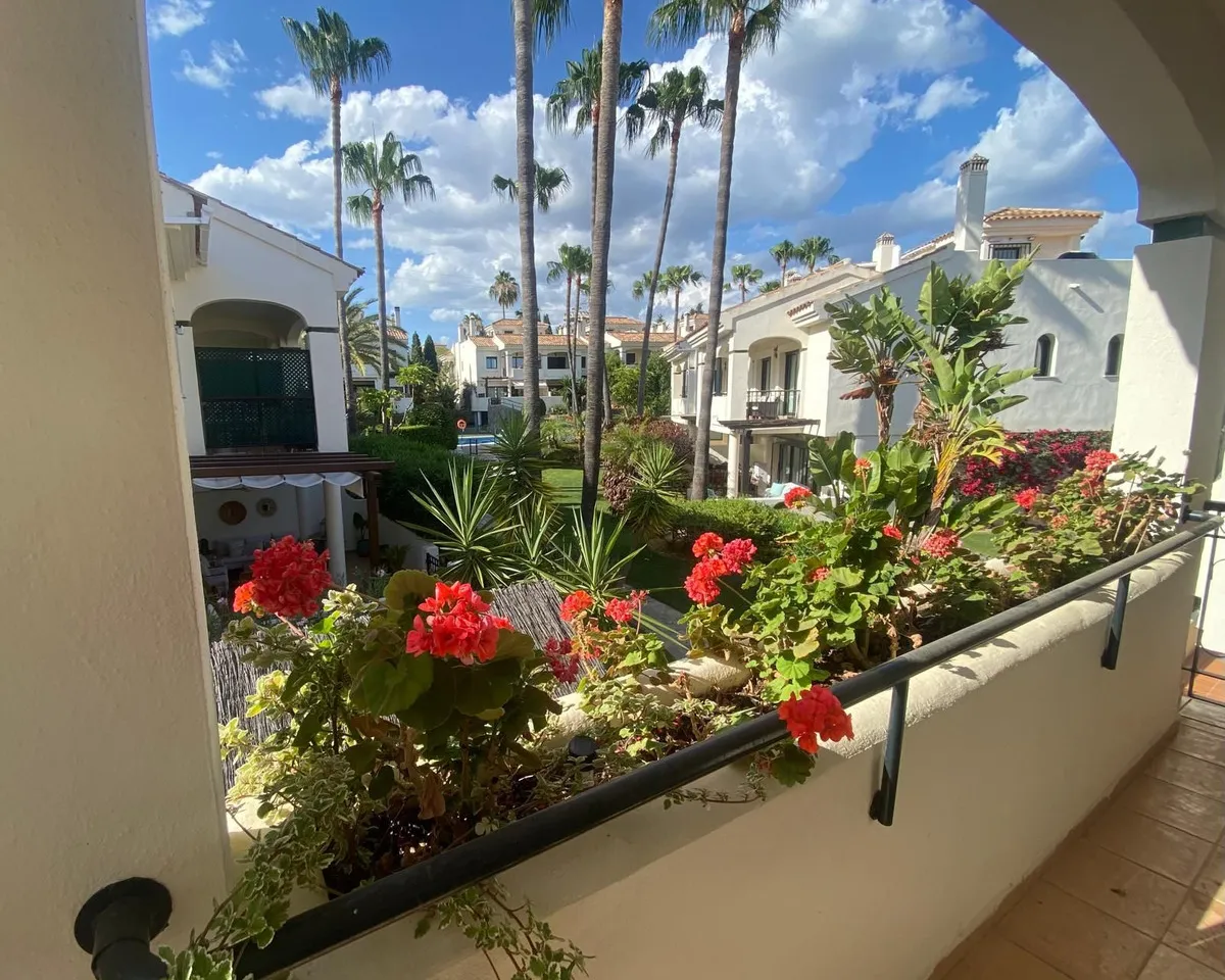 15dc86cb-ba36-445e-80e5-c7e5b300f047