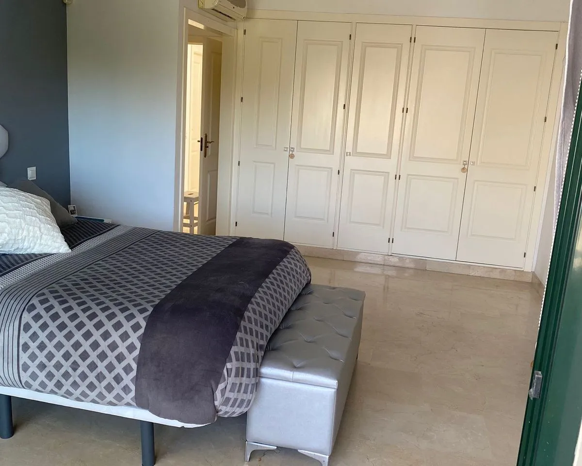 76a1672e-da68-44eb-8a83-f71af5f7f4a0