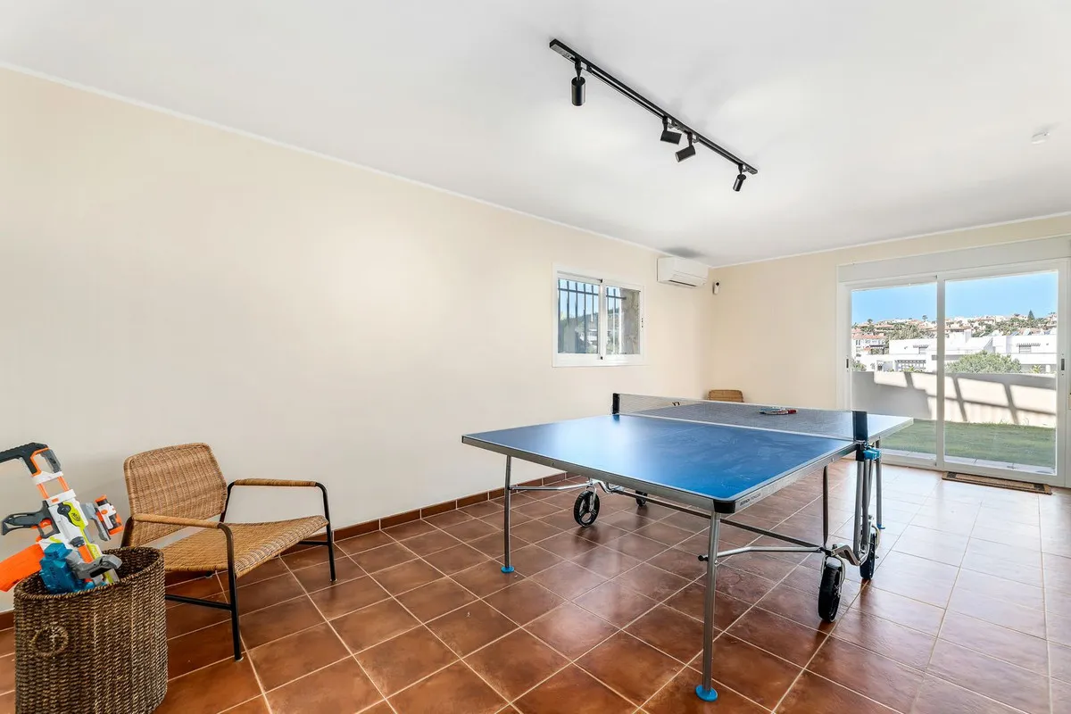 f03f197f-c229-4724-9c46-43b9bcc83efc