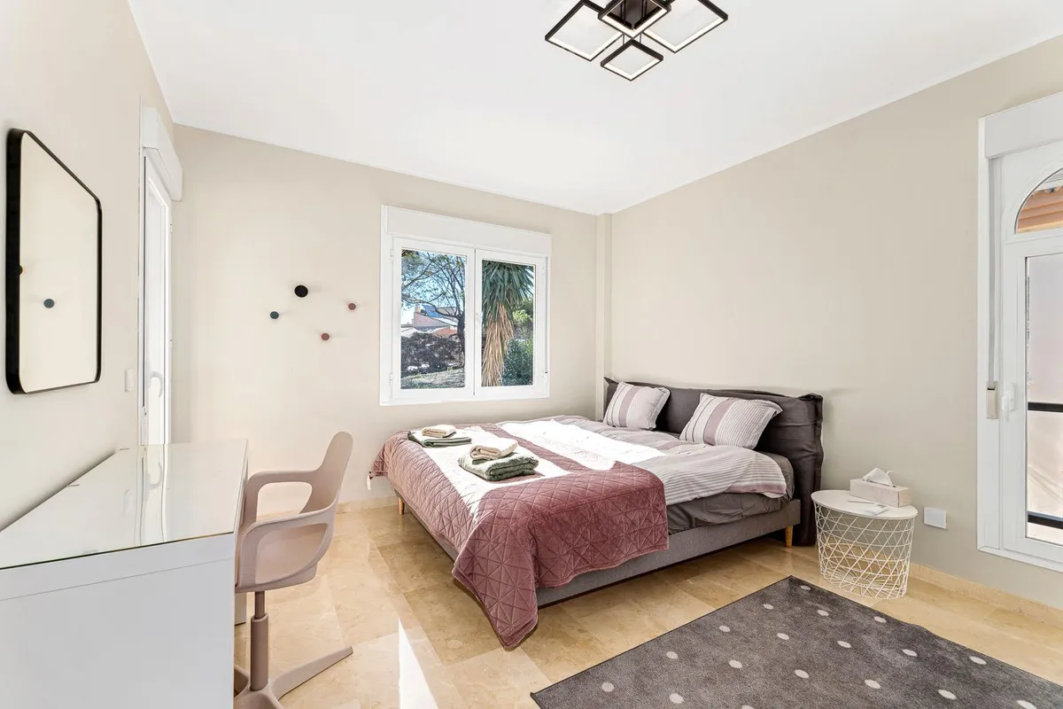 fc82fff5-fb4b-49c1-9640-d27f5753ed37