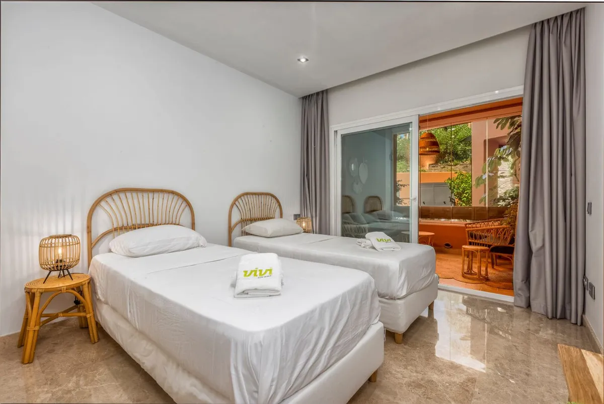 40e1a8e1-b540-45ae-a360-422b3adcd786