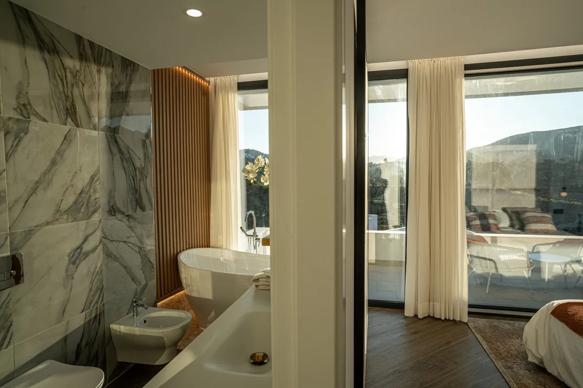 a5a07bc5-a0ce-43d7-b3dc-592b454feb97