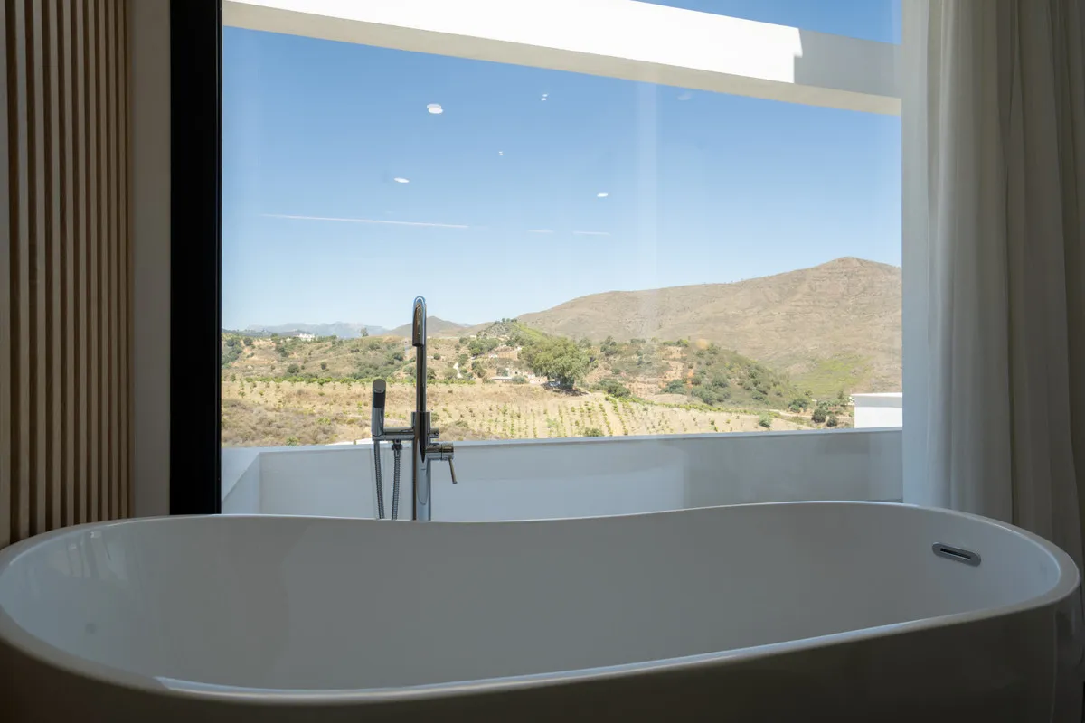 fc08b0ec-9c7b-441c-91ff-d373c18a75ef