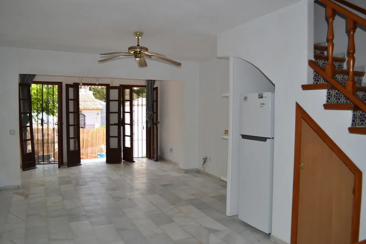 d797992d-782e-4327-b6d9-2d2a00151500