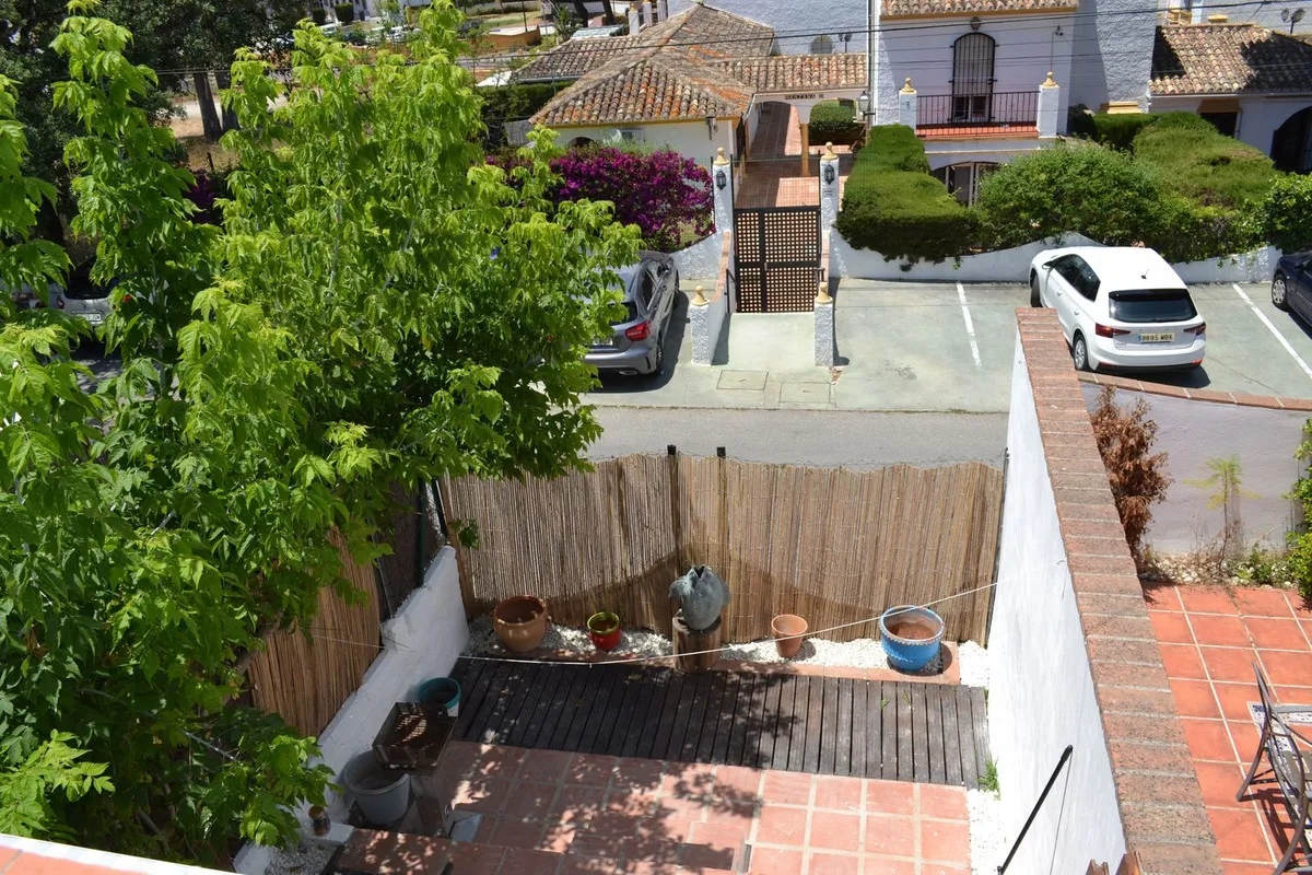 e76cdd5f-2a1e-4498-94d0-768c27cdad81