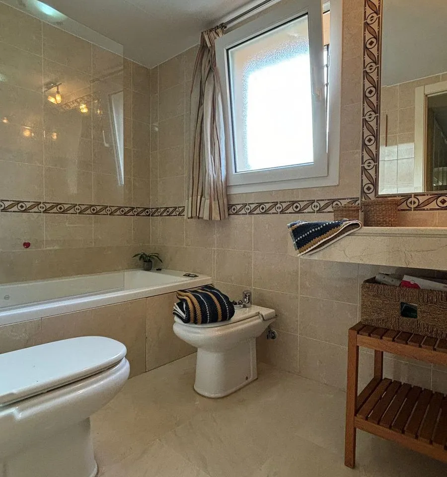 e03f3dfd-6bf5-442d-a7cf-ccf3988d0d15