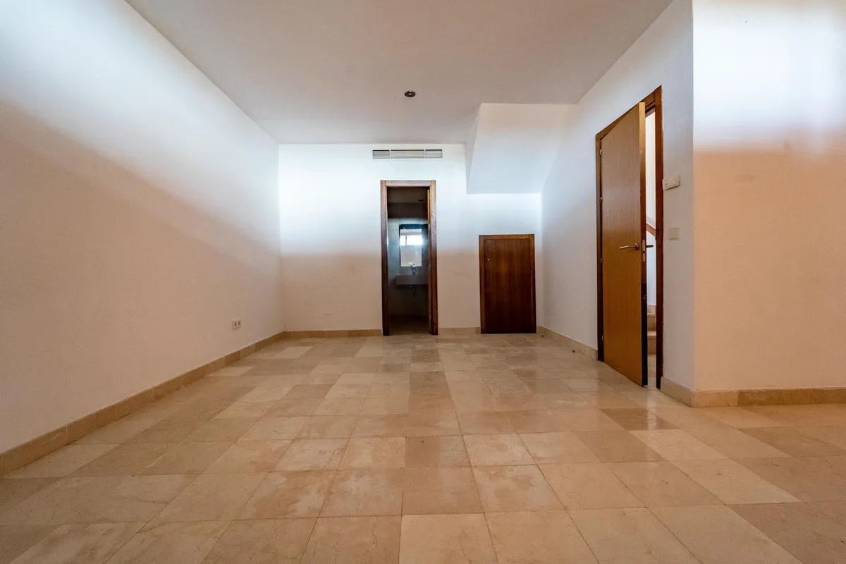 15c4db5c-193e-41bd-9f75-9fb8b6a3730a