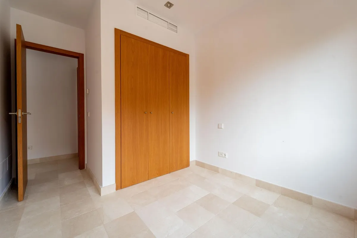 5a8dc27b-6315-46b6-82de-04e3c9c8f102