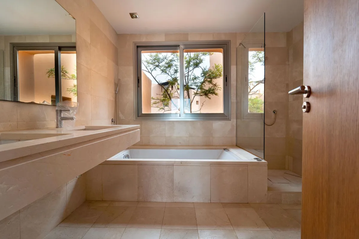 5f291f48-646a-4340-8dd4-3a956fec4016