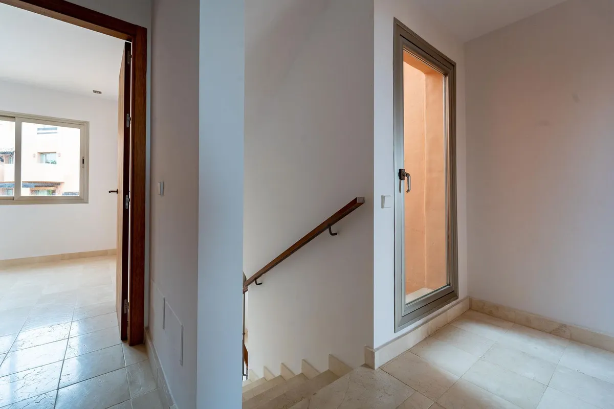 abc034c4-5e3d-40e0-9bb2-8eed72adbdc0