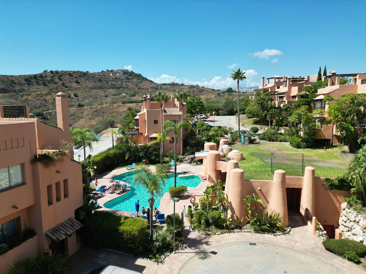 e43fe2dc-0c0b-4f38-b384-bf0ffc9aeaac