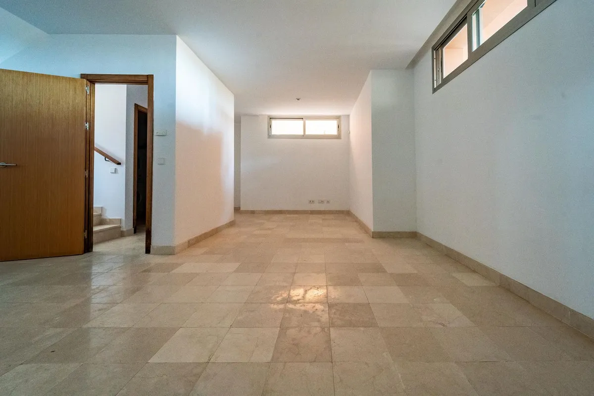 f24fa628-fdda-4ea8-bc33-3cee827d5771