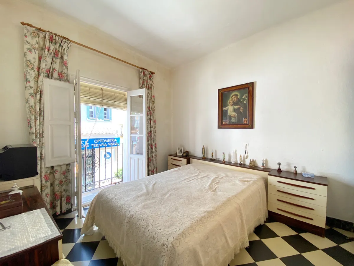 27889364-d5eb-4c89-8c3c-00d40c719554