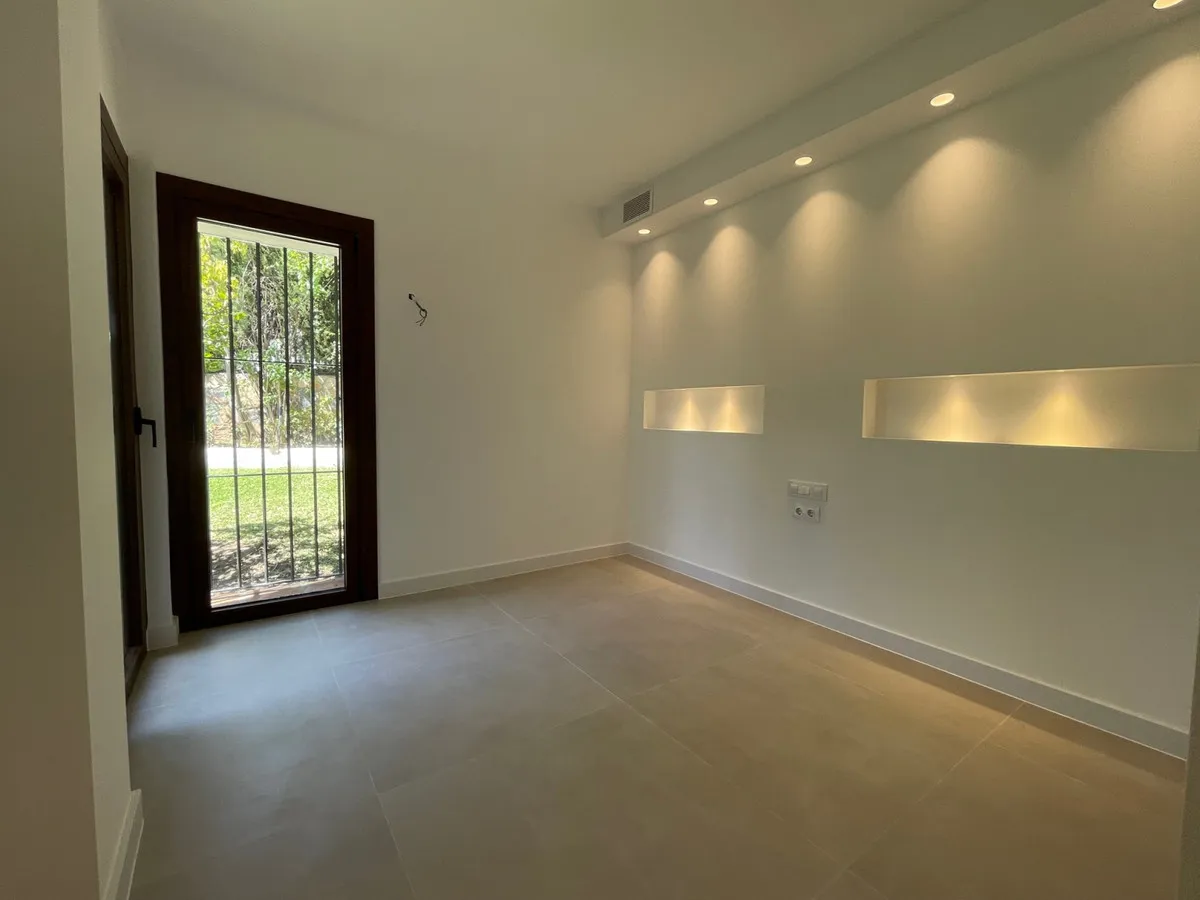 0b734b2e-737a-48c4-ab35-1d891652af8f