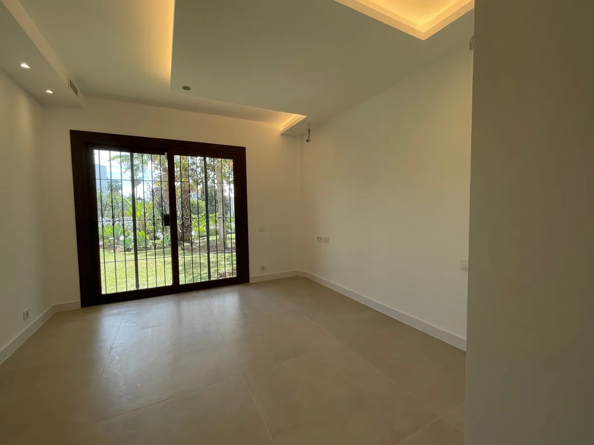 2e85a905-bf7e-417d-8a6b-7cf32cd56841