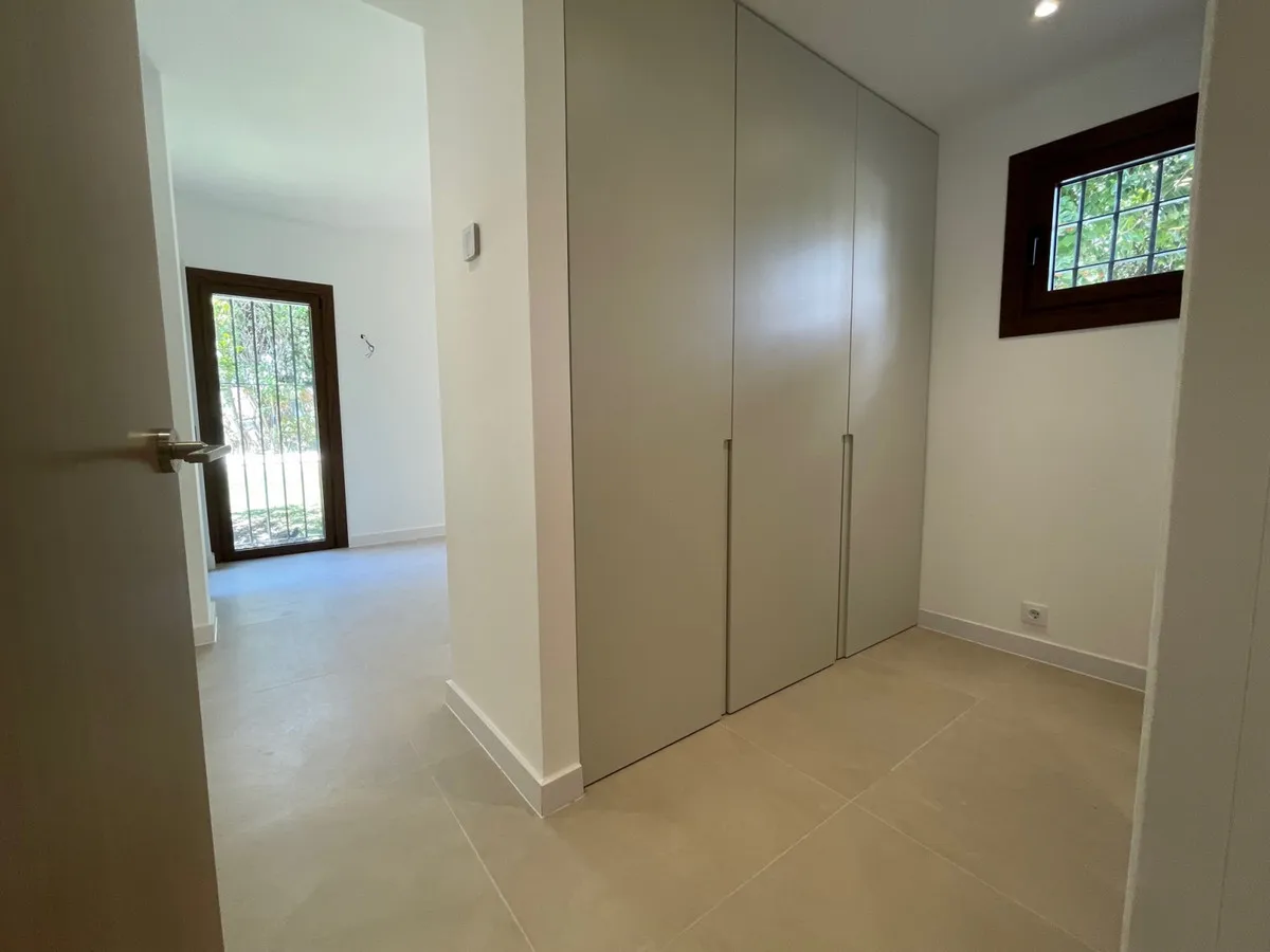 dbbd4379-c914-4d07-ac45-a4c25668e9a8