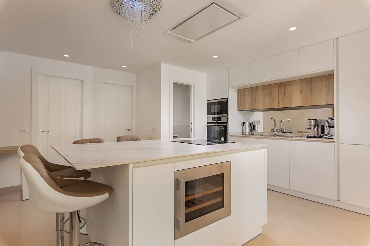 996a8344-bf73-4b89-9b29-f45f9adbf1b8