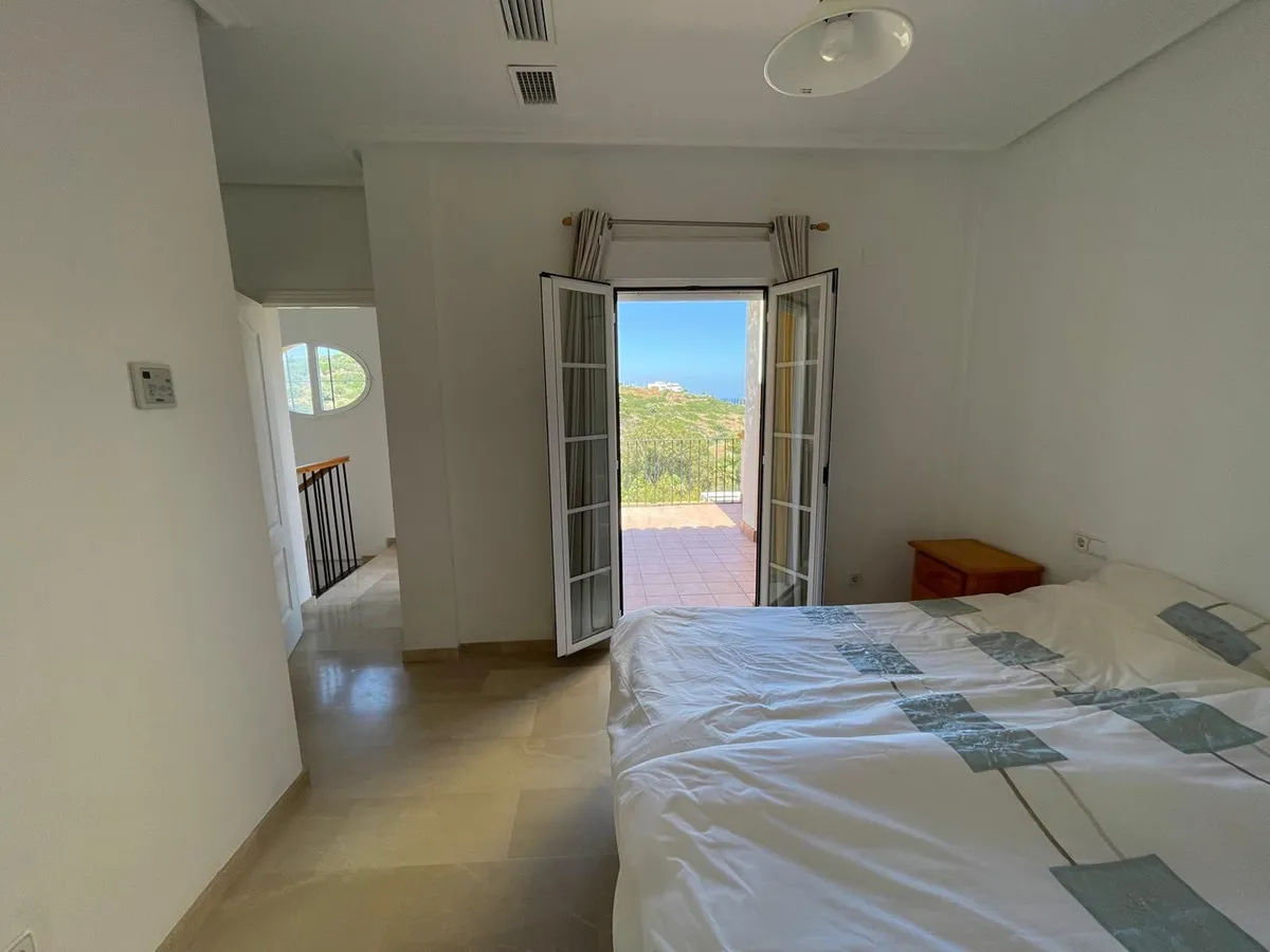 b68492ae-d75d-4565-8c49-216b55b6945c