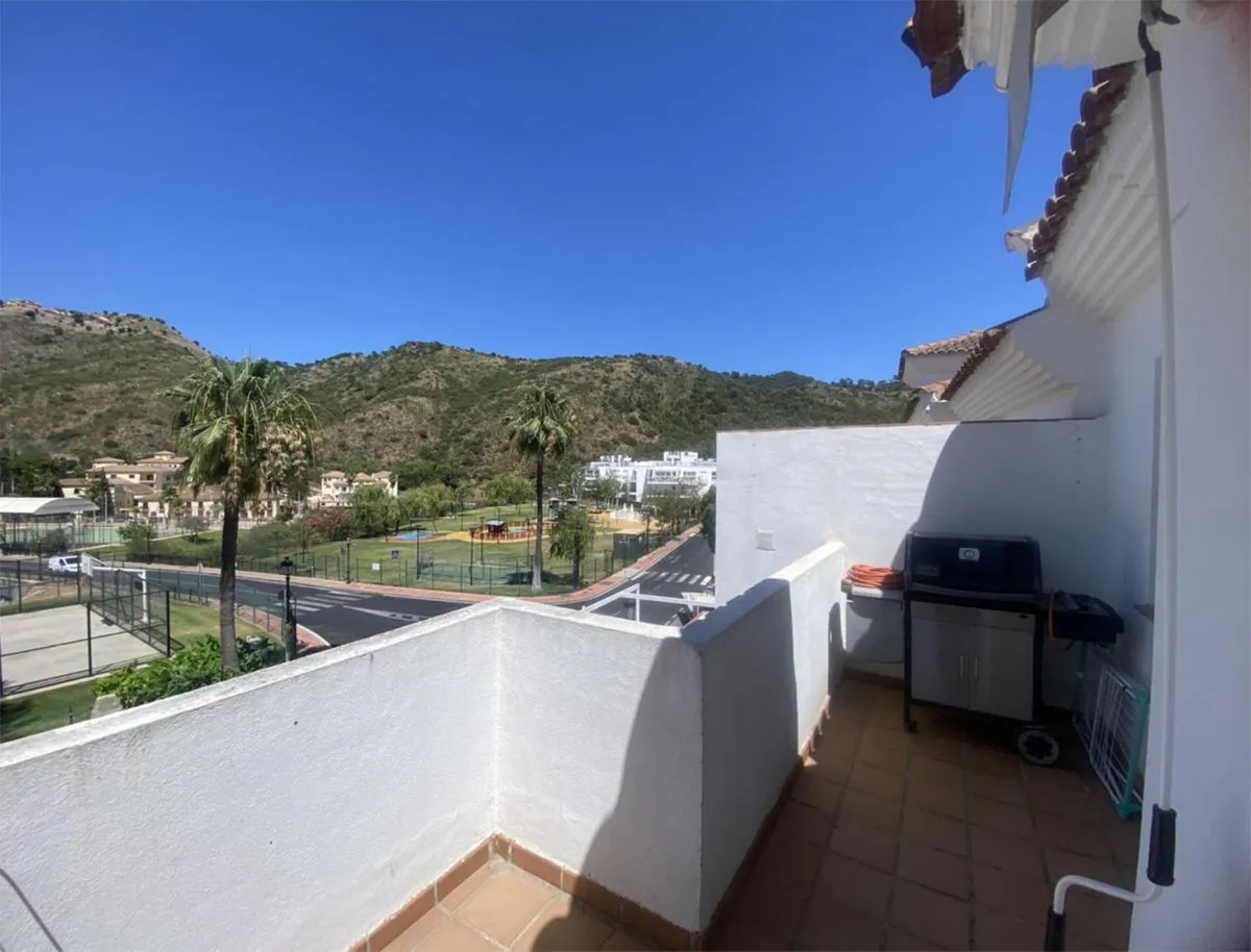 f4d1de90-1fba-4c27-b540-77862674333a