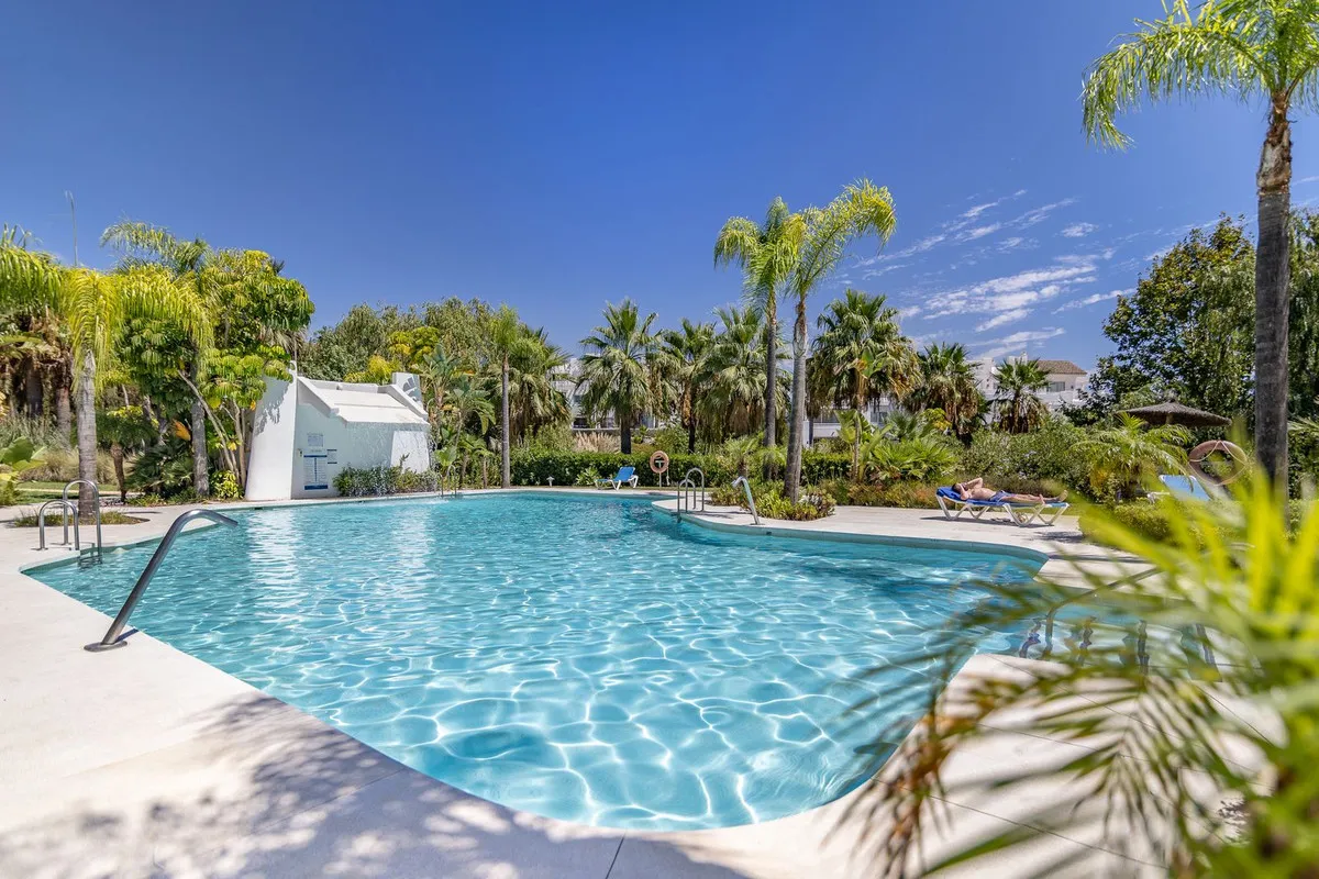 f8d8c702-5eea-4d4b-9558-baba77b16146