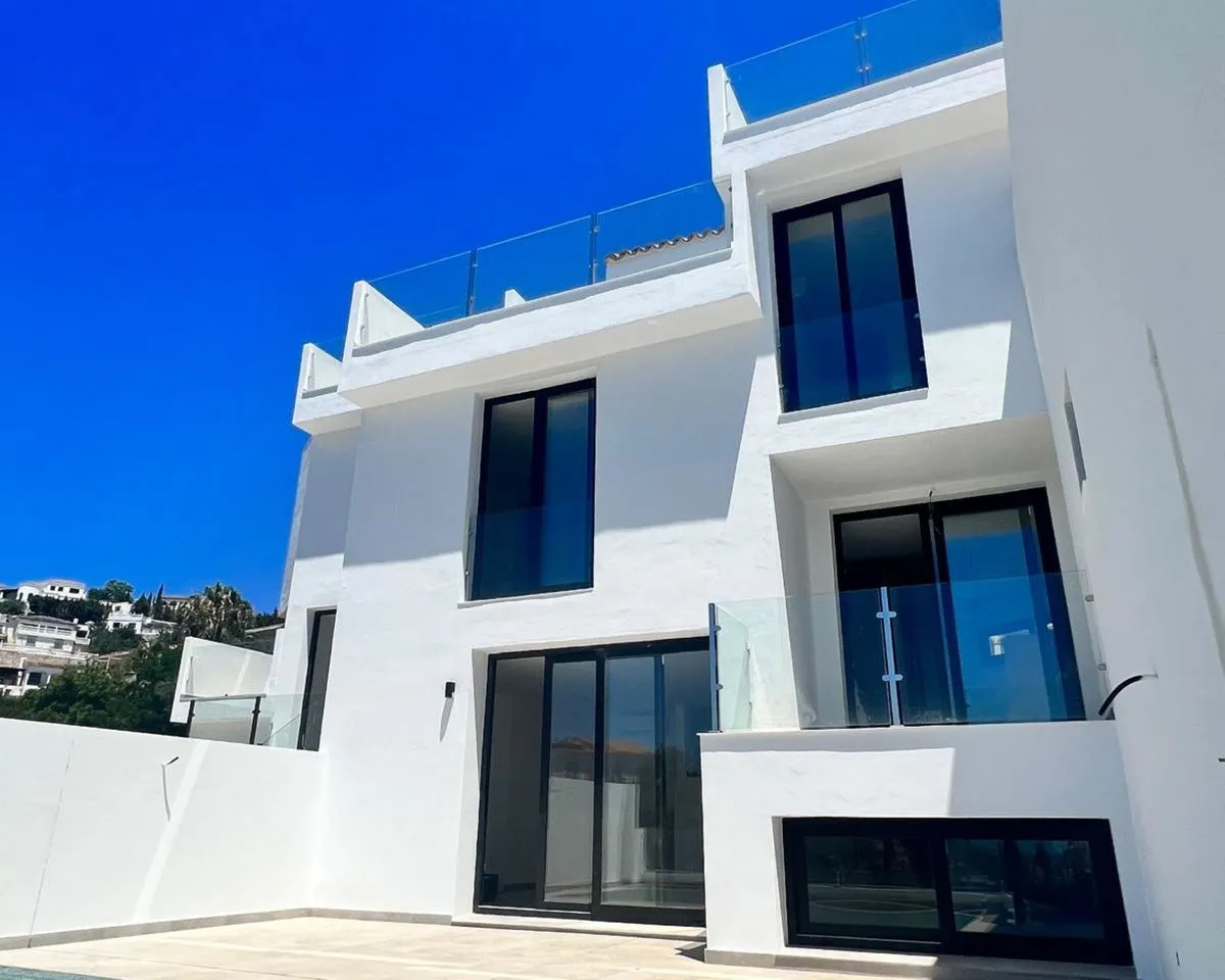 dd61347a-5d7e-432d-bd8d-1968b9800d2e