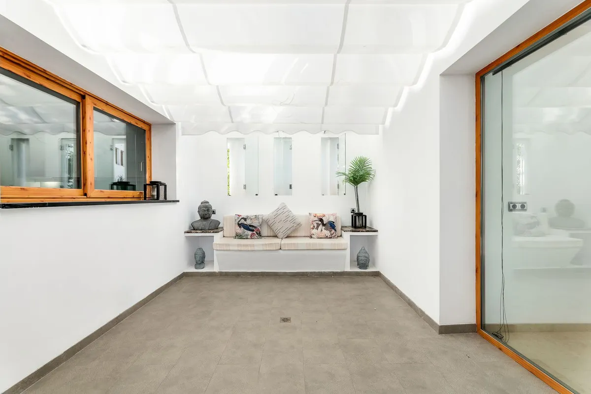 08c8b575-8e4c-4c9e-87b0-92cfa80dfc03