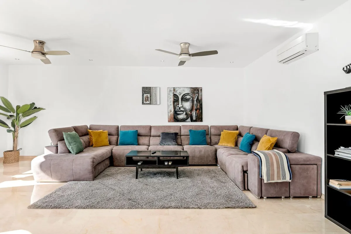 1d21c1b9-39eb-4895-a6e2-cf1e1233135b