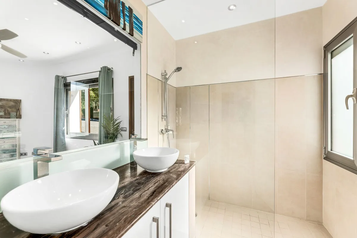 2518e363-52ce-4e03-bc40-dc019908e958