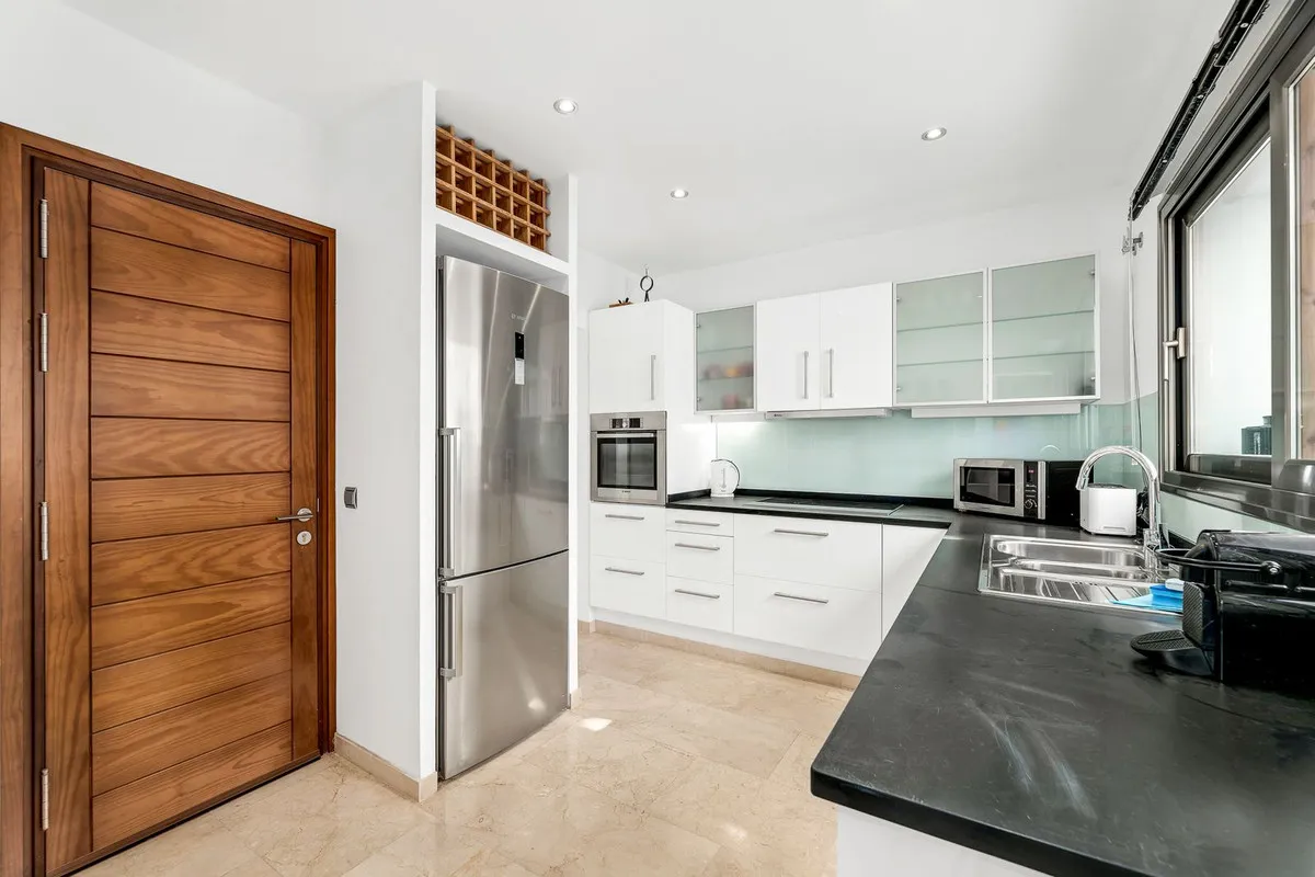 80a321ed-1f21-4402-a643-18905af66971