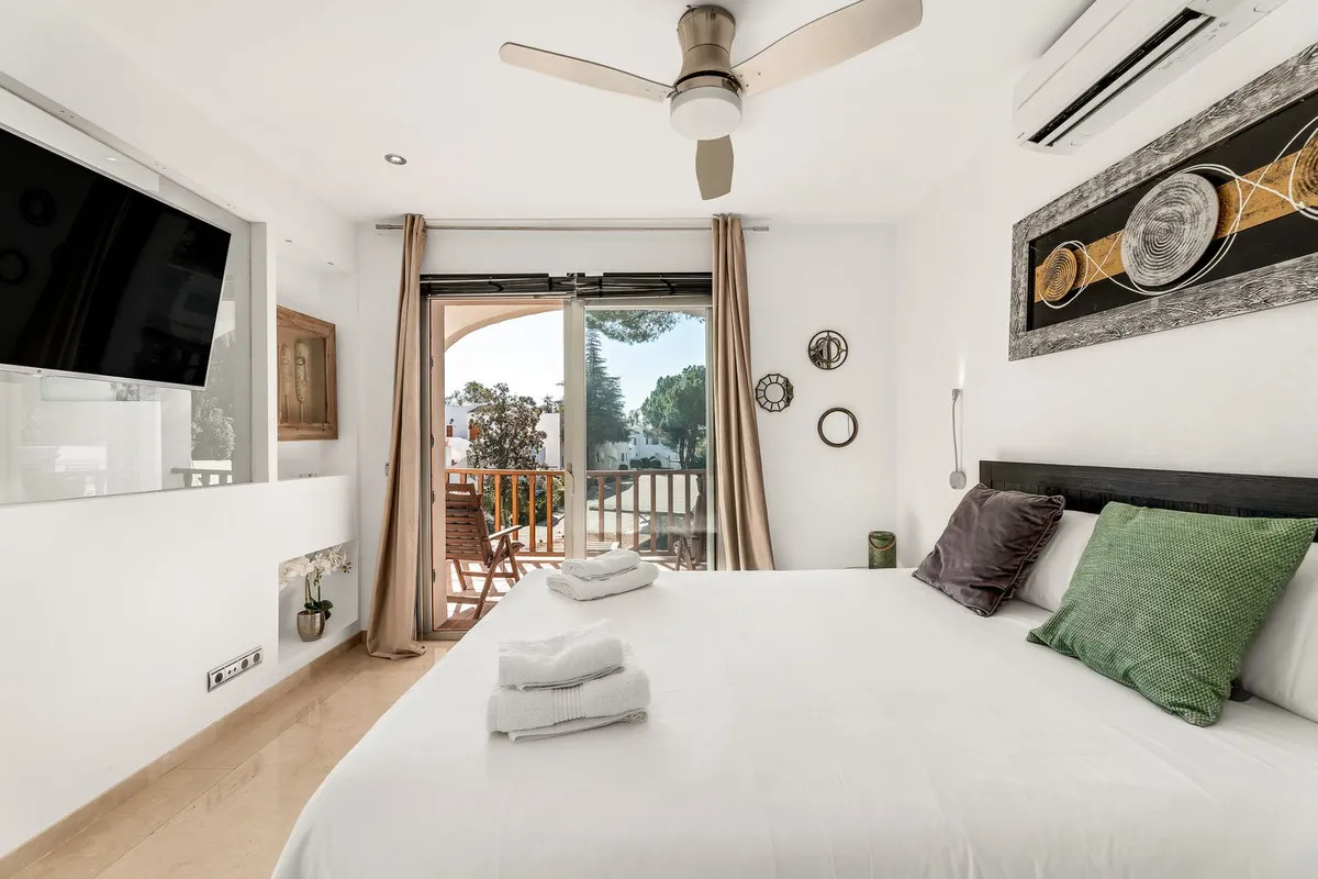 9fb371ad-44b3-42d1-969d-96bb63732056