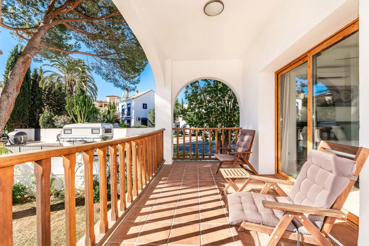 fb09eee1-386b-4cb0-81f5-1a9ae8451d28