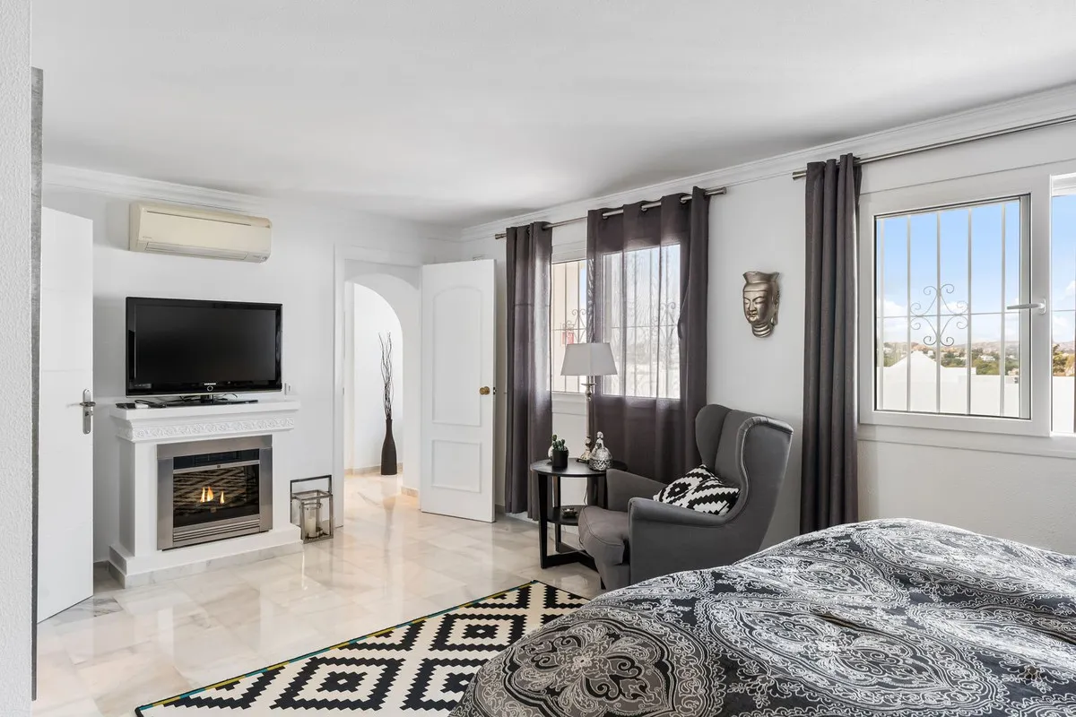 e17ed5c0-8c47-4ef2-8638-15fdc2b352ae